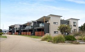 Captains Cove 1St Floor Spa Luxury Apartments - Free Netflix
