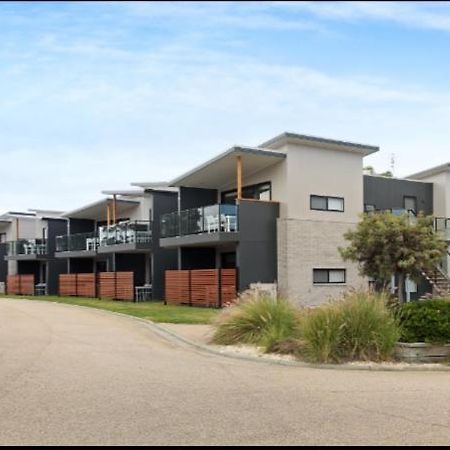 Captains Cove 1St Floor Spa Luxury Apartments - Free Netflix Paynesville Exterior foto